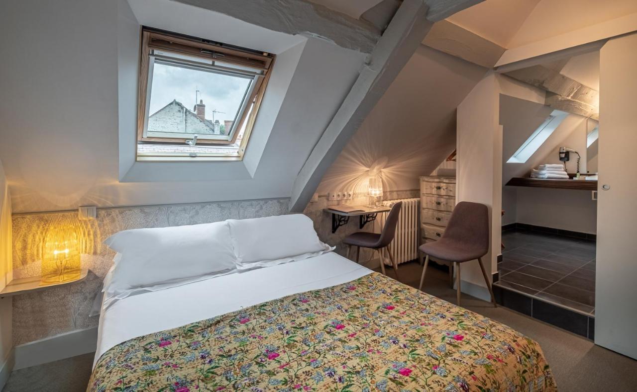 Hotel De Biencourt Azay-le-Rideau Bagian luar foto