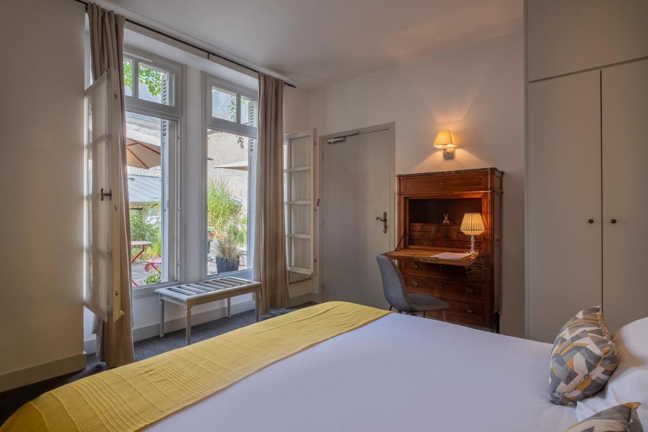 Hotel De Biencourt Azay-le-Rideau Bagian luar foto
