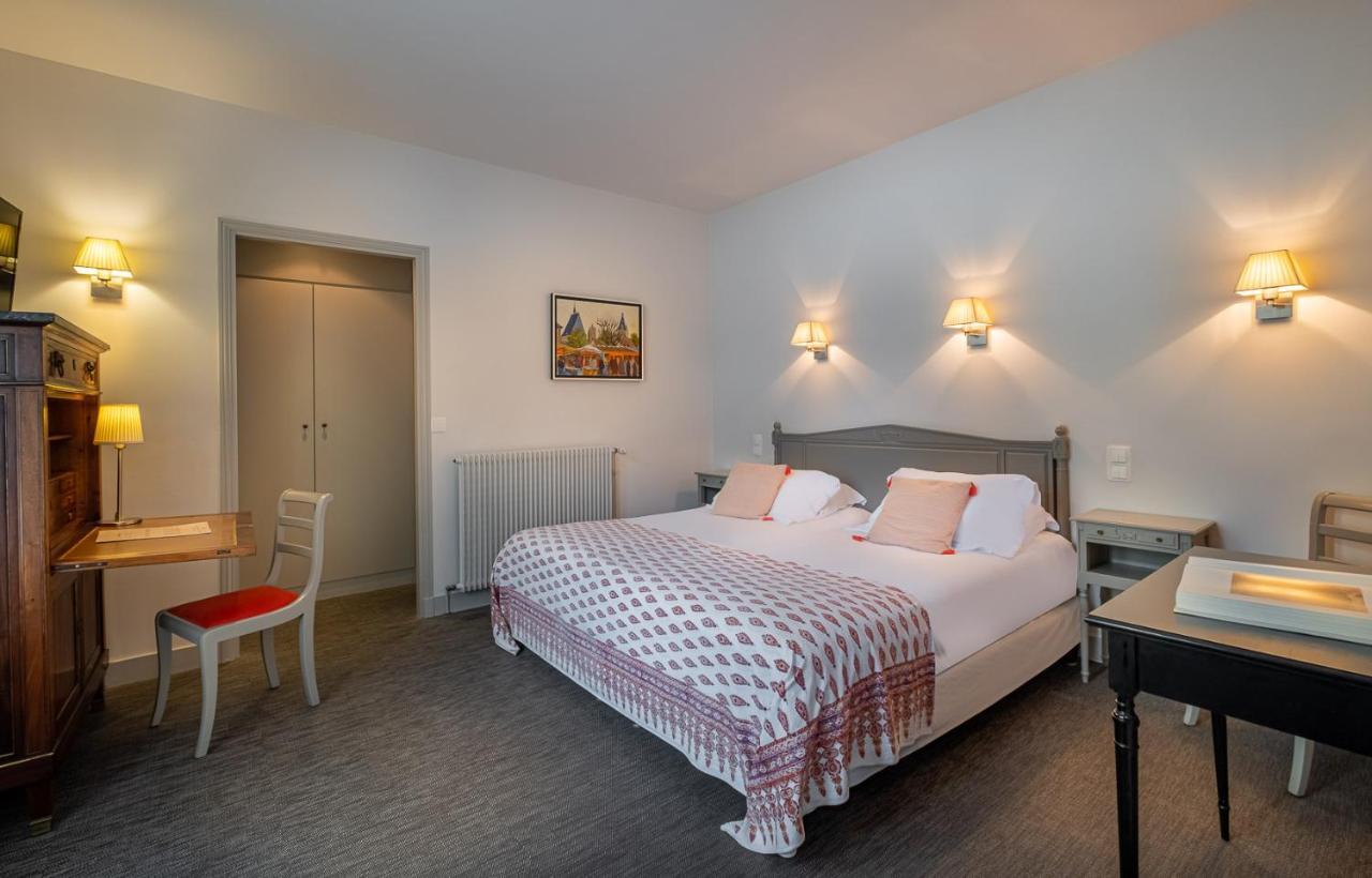 Hotel De Biencourt Azay-le-Rideau Bagian luar foto